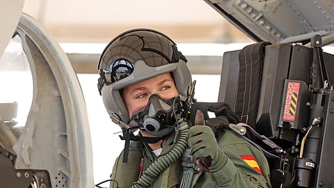 Primeiro voo da princesa Leonor de Espanha aos comandos de um caça F-5