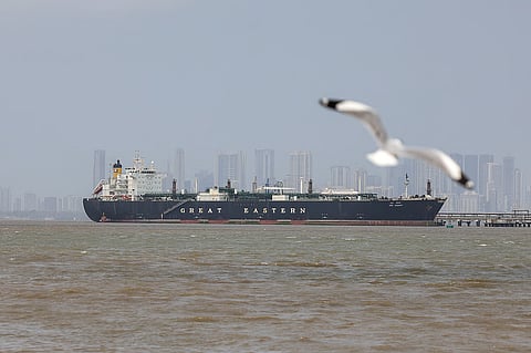 Trump suspende operação de escolta de navios em Ormuz. Irão cria organismo para gerir tráfego no estreito 