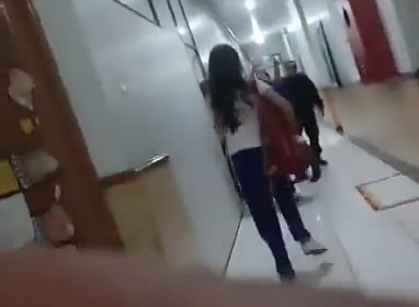 Estudante armado invade escola no Brasil e deixa dois mortos e cinco feridos