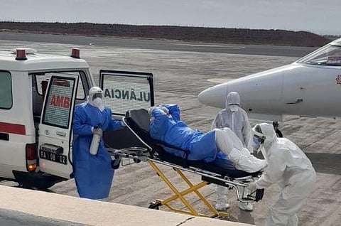 Operação de retirada de passageiros do Hondius, suspeitos de terem contraído hantavírus.