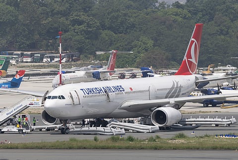 Avião da Turkish Airlines incendeia-se ao aterrar em aeroporto do Nepal