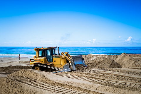 Alimentação artificial das praias da Costa da Caparica.