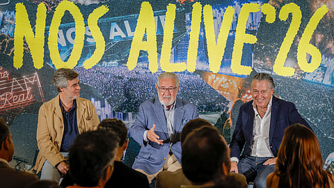 António Fuzeta da Ponte, Diretor de Marca e Comunicação da NOS, Isaltino Morais, Presidente da Câmara Municipal de Oeiras e Álvaro Covões da Everything is New, na apresentação do NOS Alive 2026.
