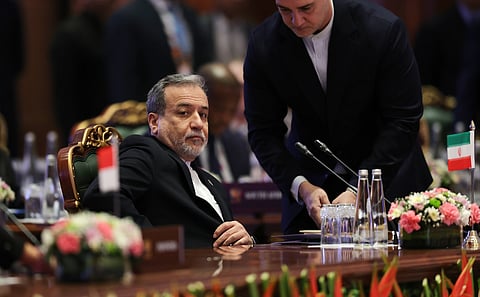 O líder da diplomacia do Irão, Abbas Araghchi, está na Índia para uma reunião dos BRICS+.