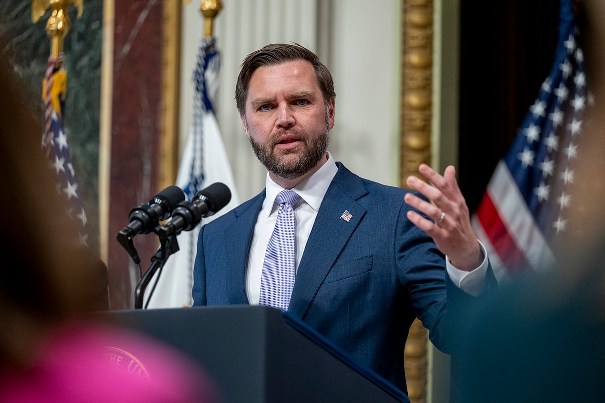 JD Vance sublinha que nuclear é 'linha vermelha' nas negociações com Teerão