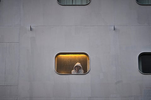 França permite desembarque de passageiros assintomáticos de navio afetados por vírus