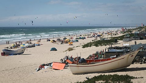 Almada cria bolsas de estacionamento e transporte "vaivém" para a praia da Fonte da Telha