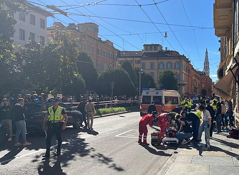 Automóvel a grande velocidade atropela sete pessoas no centro de cidade italiana. Há quatro feridos graves