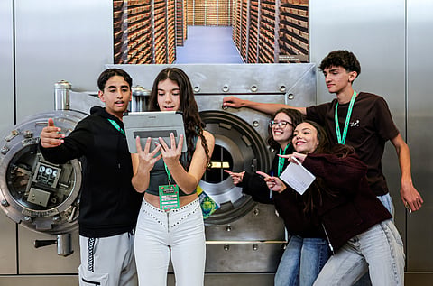 Durante o concurso, os estudantes puderam explorar o acervo do Museu do Dinheiro.