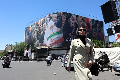 Presidente iraniano ordena reposição de acesso à internet suspenso desde início da guerra