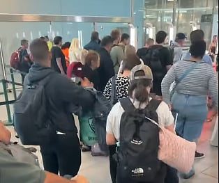 Jornalista da CNN relata caos no aeroporto de Lisboa devido ao Sistema de Entrada/Saída da UE