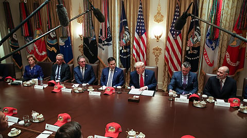 Trump reuniu ontem a sua Administração, indicando que o Irão quer um acordo, mas que ele ainda não está satisfeito com a proposta.
