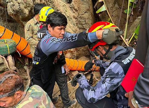 Encontradas com vida cinco das sete pessoas presas numa gruta no Laos 