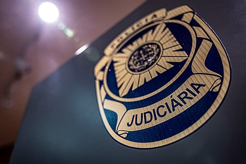 Após discussão em bar, jovem abalroa carro de amigo. Foi detido por tentativa de homicídio
