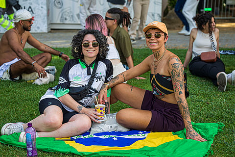 Bandeiras do Brasil estarão presentes.