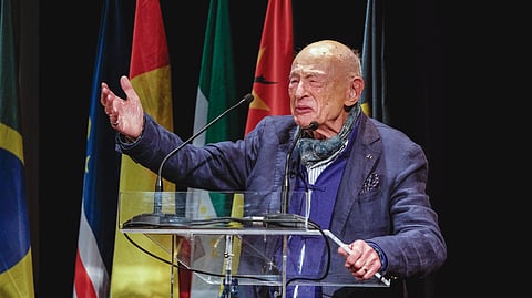 Palestra de Edgar Morin em 2023 em Lisboa, no auditório do Museu do Oriente.