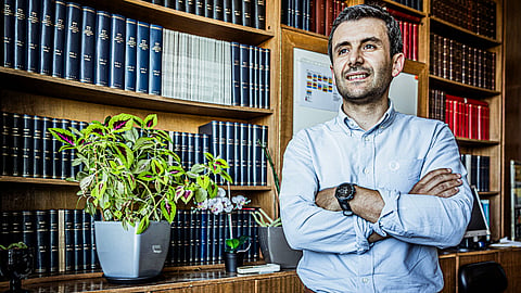 Pedro Nascimento Rodrigues no seu gabinete, na Faculdade de Medicina de Lisboa.