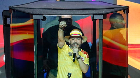 Abelardo de la Espriella durante a campanha. Discursou sempre rodeado de seguranças e vidro à prova de bala.