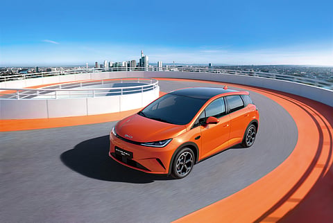 Híbrido da BYD com 1000 quilómetros de autonomia