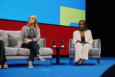 Lilian Tintori é esposa de Frederico López, preso político no regime de Nicolás Maduro. Anaïse Kanimba é filha de Paul Rusesabagina, ativista reconhecido pelo caso 'Hotel Ruanda'. As duas estiveram no palco do Oslo Freedom Forum, 2 de junho de 2026.