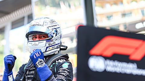 Kimi Antonelli festeja a vitória no Mónaco.