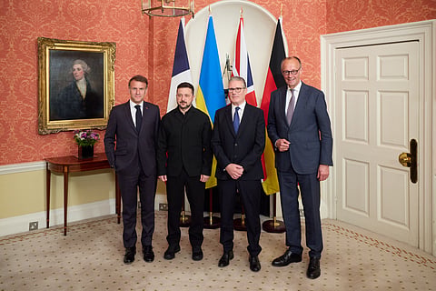 Zelensky reuniu-se em Londres com Macron, Starmer e Merz. 