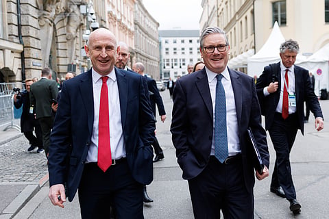 O agora ex-ministro John Healey deixou duras críticas a Keir Starmer. 
