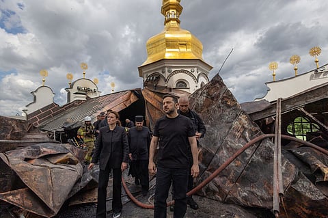 Zelensky visitou o Mosteiro de Kiev-Petchersk após os ataques russos. 