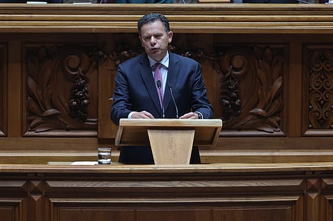 Luís Montenegro está a responder às perguntas dos deputados.