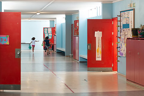 O calendário prevê que o 1.º ciclo e o pré-escolar terminem as aulas no dia 30 de junho.
