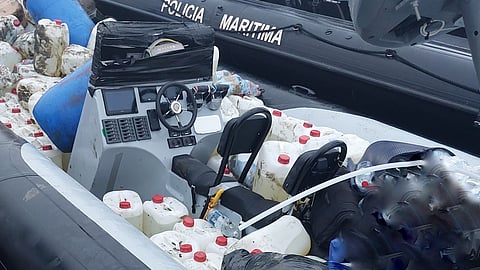 Lancha tinha no interior cerca de 4000 litros de combustível. 