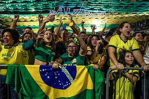 "O ponto alto é, sem dúvida, uma gloriosa introdução orquestral de 28 segundos".