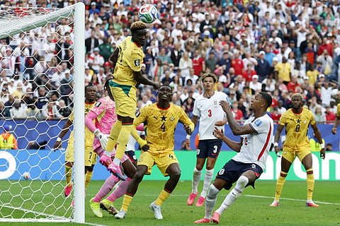 Kojo Peprah Oppong, do Gana, em ação.