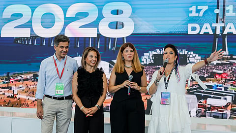 A vice-presidente do Rock in Rio, Roberta Medina (à direita), ao lado da vereadora da Câmara de Lisboa Joana Baptista, anunciou que o festival regressa a Lisboa daqui a dois anos, nos dias 17, 18, 24 e 25 de junho.