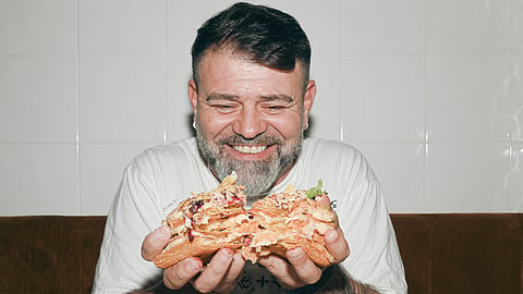 Guram Baghdoshvili com a sobremesa "Napoleão". 
