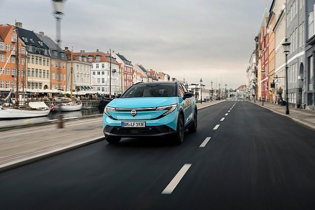 Fizemos um pequeno teste de estrada, sem a velocidade necessária para verificar a verdadeira reação do carro, mas deu para perceber o conforto, a qualidade dos materiais.
