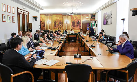 Deputados da Comissão de Assuntos Constitucionais, Direitos, Liberdades e Garantias votaram favoravelmente a criação do esatuto do apátrida.