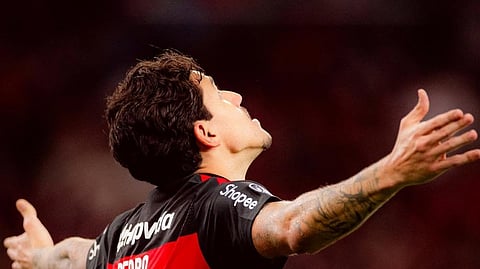 Pedro deverá ser titular na partida desta sexta-feira (3) no Algarve. 
