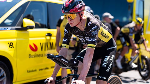Tour: Vingegaard dá vitória no 'crono' por equipas à Visma-Lease a Bike e veste a amarela
