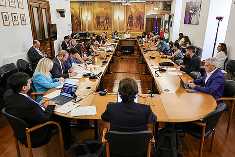 Só o grupo parlamentar do Chega se opôs ao adiamento da votação do diploma que propõe a proibição da ocultação do rosto em público.