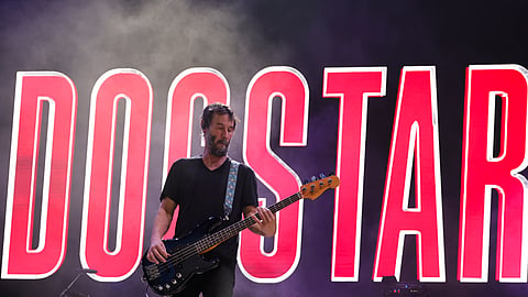Keanu Reeves, baixista dos Dogstar, que atuaram no NOS Alive na 18.ª edição do festival. 