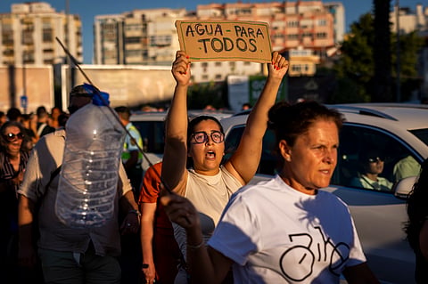 Últimos dias têm sido marcado por falta de água e protestos.
