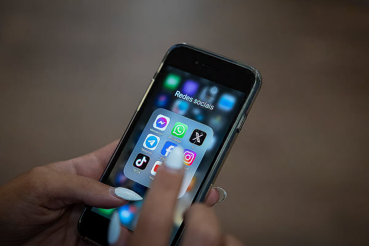 Reino Unido proíbe redes sociais de madrugada a adolescentes com 16 e 17 anos
