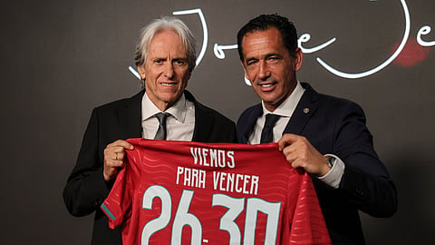 O novo selecionador, Jorge Jesus, com o presidente da FPF, Pedro Proença