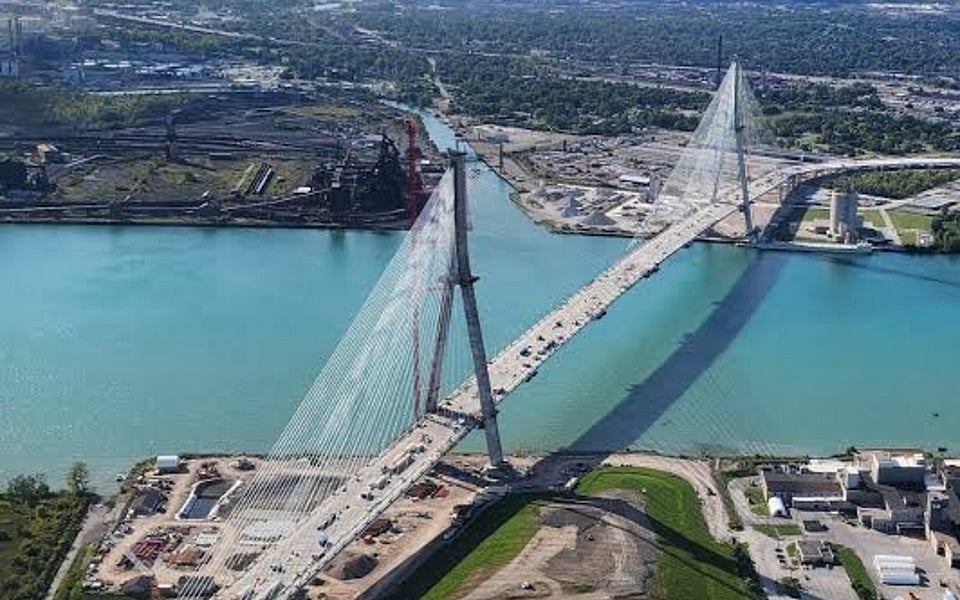 Ponte entre os EUA e Canadá abre daqui a duas semanas. Custa quatro mil milhões de euros
