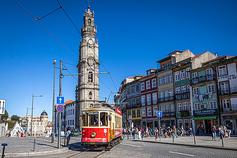 Na concelhia do Porto, Tiago Barbosa Ribeiro, deputado e ex-candidato à Câmara Municipal desta cidade, tinha mais um mandato possível, mas afastou-se para dar lugar a Luís Catarino.
