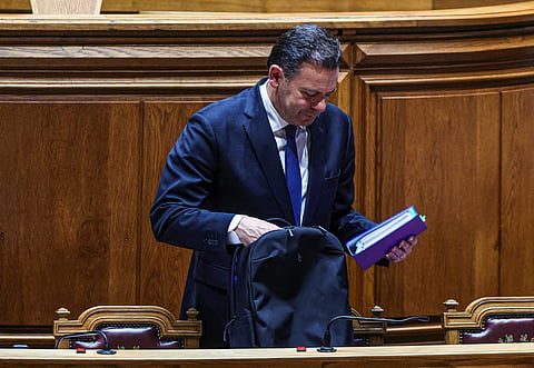 Luís Montenegro deverá ouvir ataques a ministros envolvidos em polémicas.