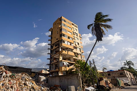 Edifício danificado em Catia La Mar, uma das zonas mais afetadas pelo duplo sismo que atingiu a Venezuela 