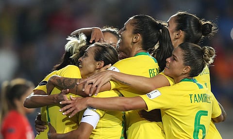 Equipe feminina é uma das preferidas na disputa pelo título.