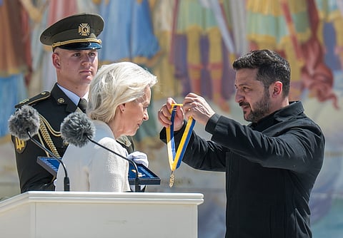 Von der Leyen foi condecorada por Zelensky com a Ordem da Europa.